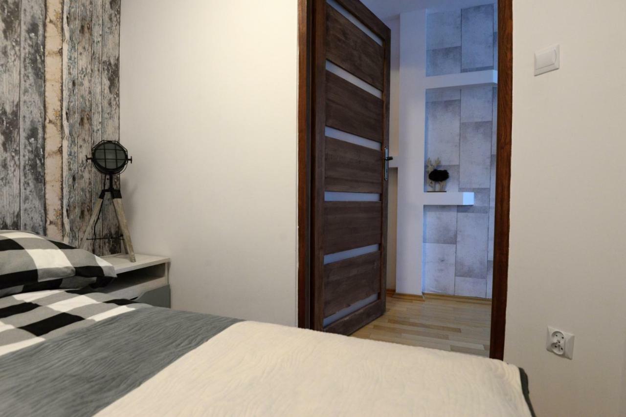 Апартаменти Apartament Columbus Устрики-Долішні Екстер'єр фото